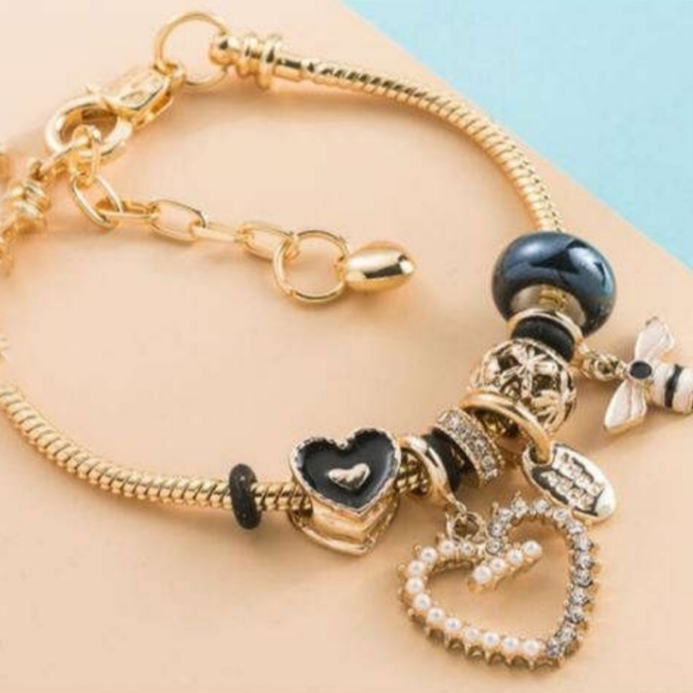 Elegant Gold Snake Chain Charm Bracelet with Crystal Heart & Bee - Picture 5 of 5